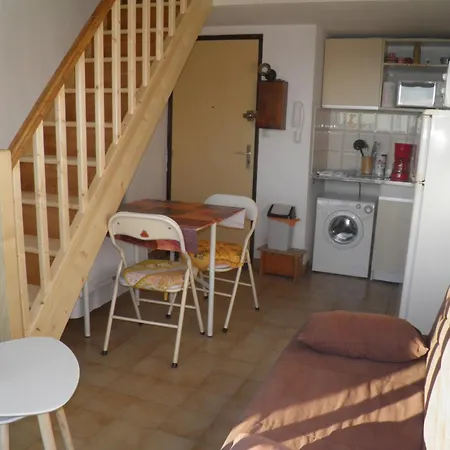 Lägenhet Studio-mezzanine Lumineux Avec Parking A 150m Des Plages, Animaux Bienvenus - Fr-1-338-330 Sète