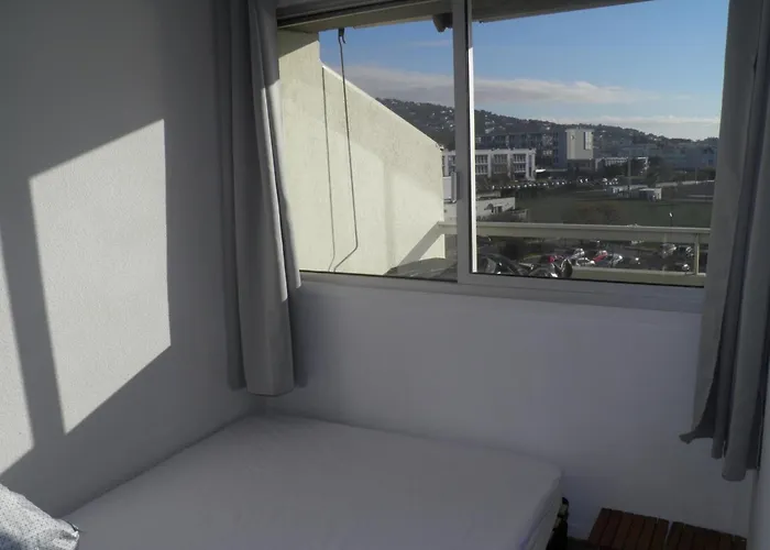 Appartement Studio-mezzanine Lumineux Avec Parking A 150m Des Plages, Animaux Bienvenus - Fr-1-338-330 *